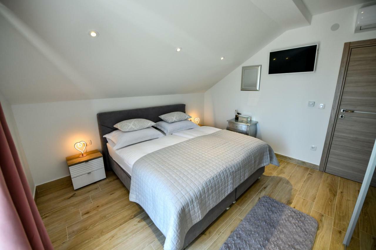 Cambi Lux Apartment Otok  Buitenkant foto