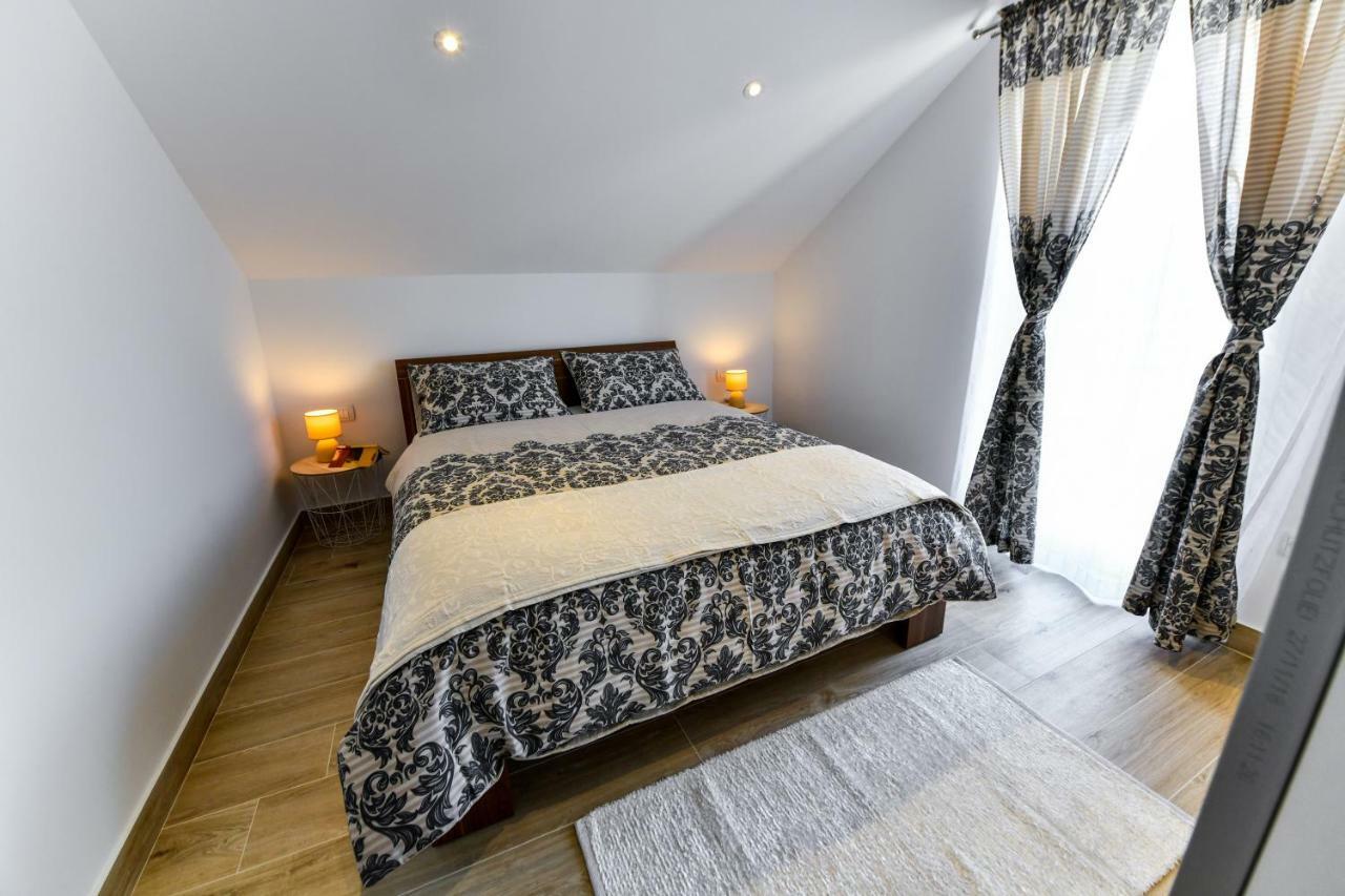 Cambi Lux Apartment Otok  Buitenkant foto