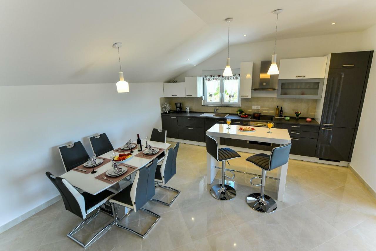 Cambi Lux Apartment Otok  Buitenkant foto
