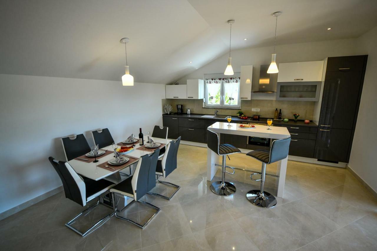 Cambi Lux Apartment Otok  Buitenkant foto