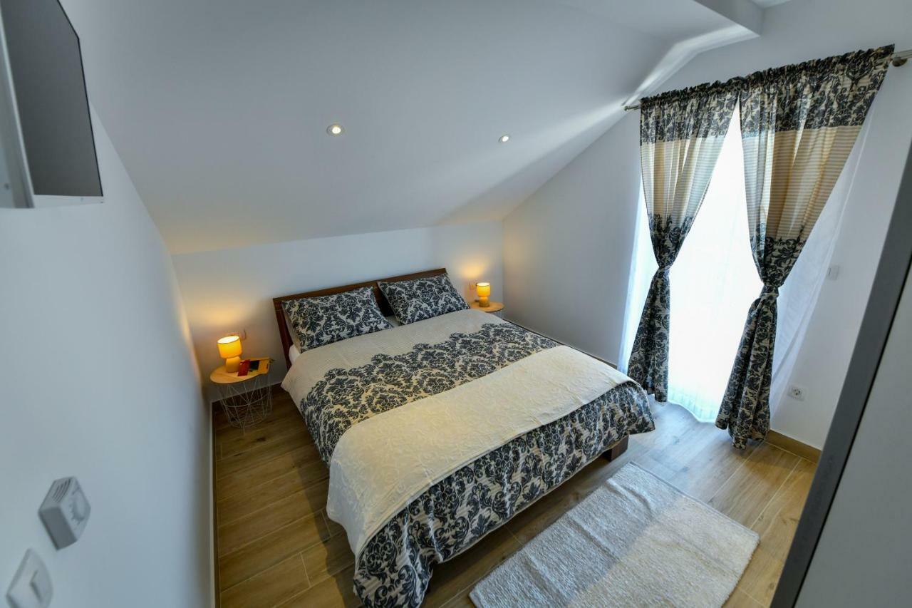 Cambi Lux Apartment Otok  Buitenkant foto