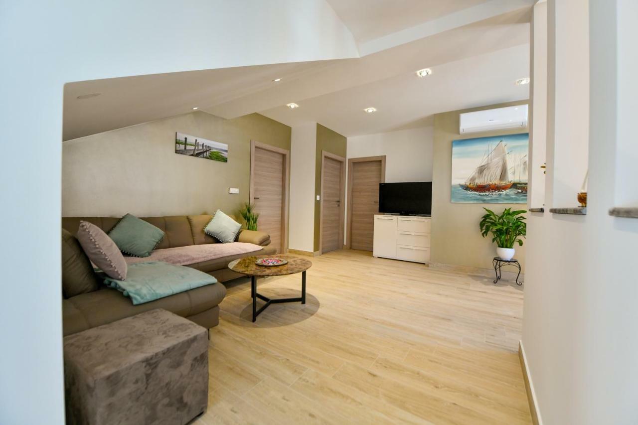 Cambi Lux Apartment Otok  Buitenkant foto