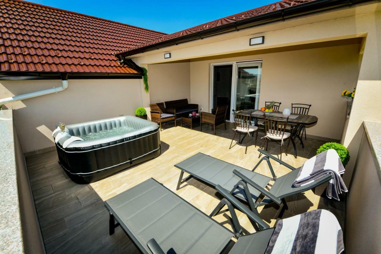 Cambi Lux Apartment Otok  Buitenkant foto