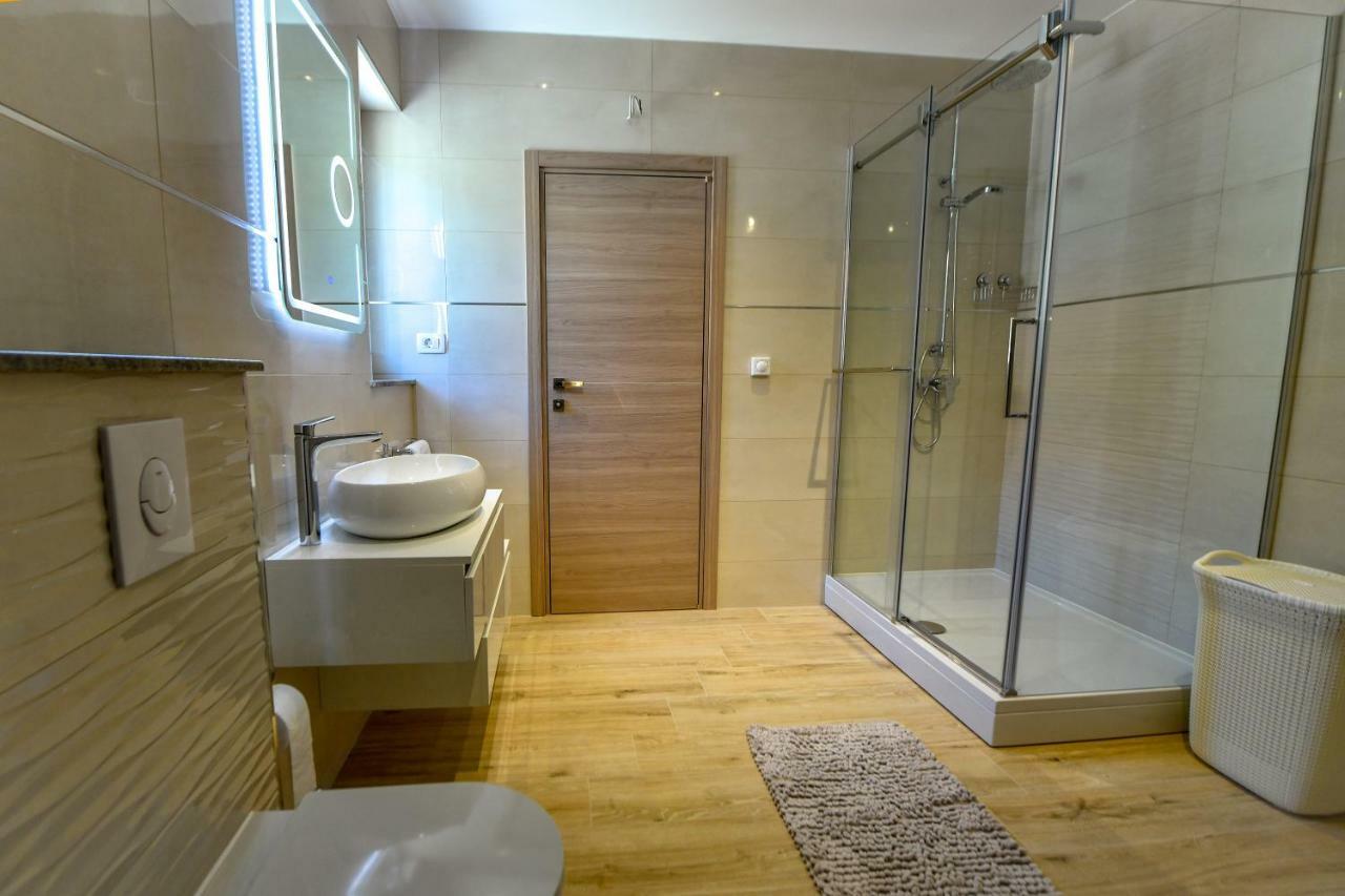 Cambi Lux Apartment Otok  Buitenkant foto