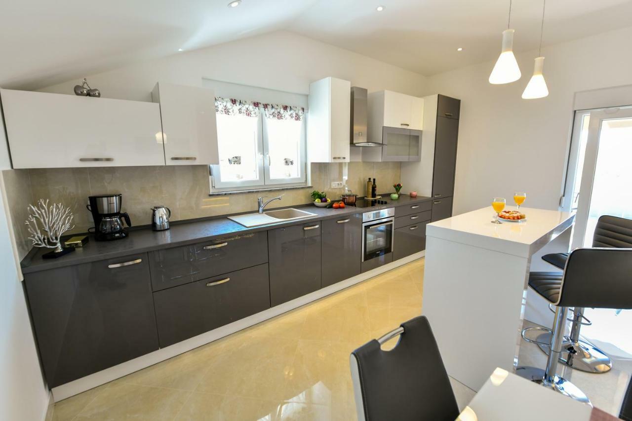 Cambi Lux Apartment Otok  Buitenkant foto