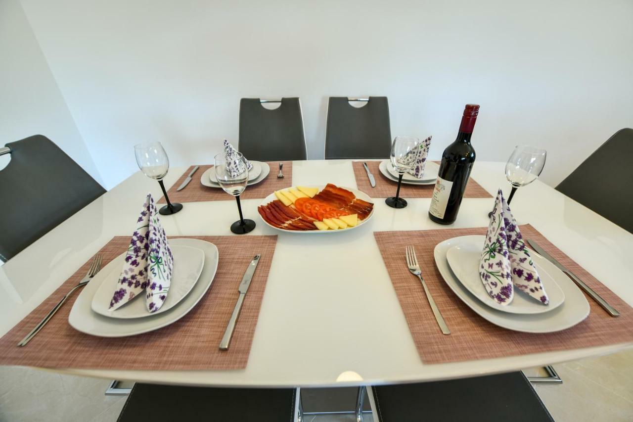 Cambi Lux Apartment Otok  Buitenkant foto